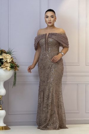 Rochie lungă pe corp elegantă din dantelă cu paiete  si umerii căzuți cu aplicatii perle