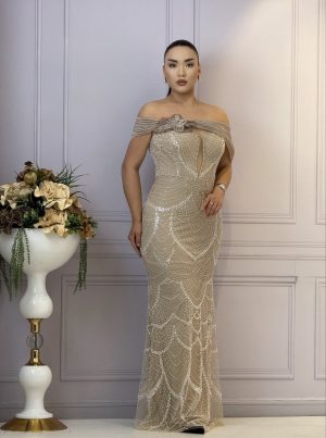Rochie lungă elegantă din dantela cu perle si umerii căzuți