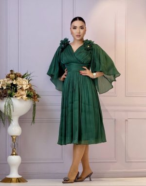Rochie midi verde cu sclipici cu aplicații trandafiri și mâneci lejere