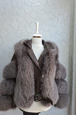 Geacă din piele naturală maro cu blană naturală de  vulpe